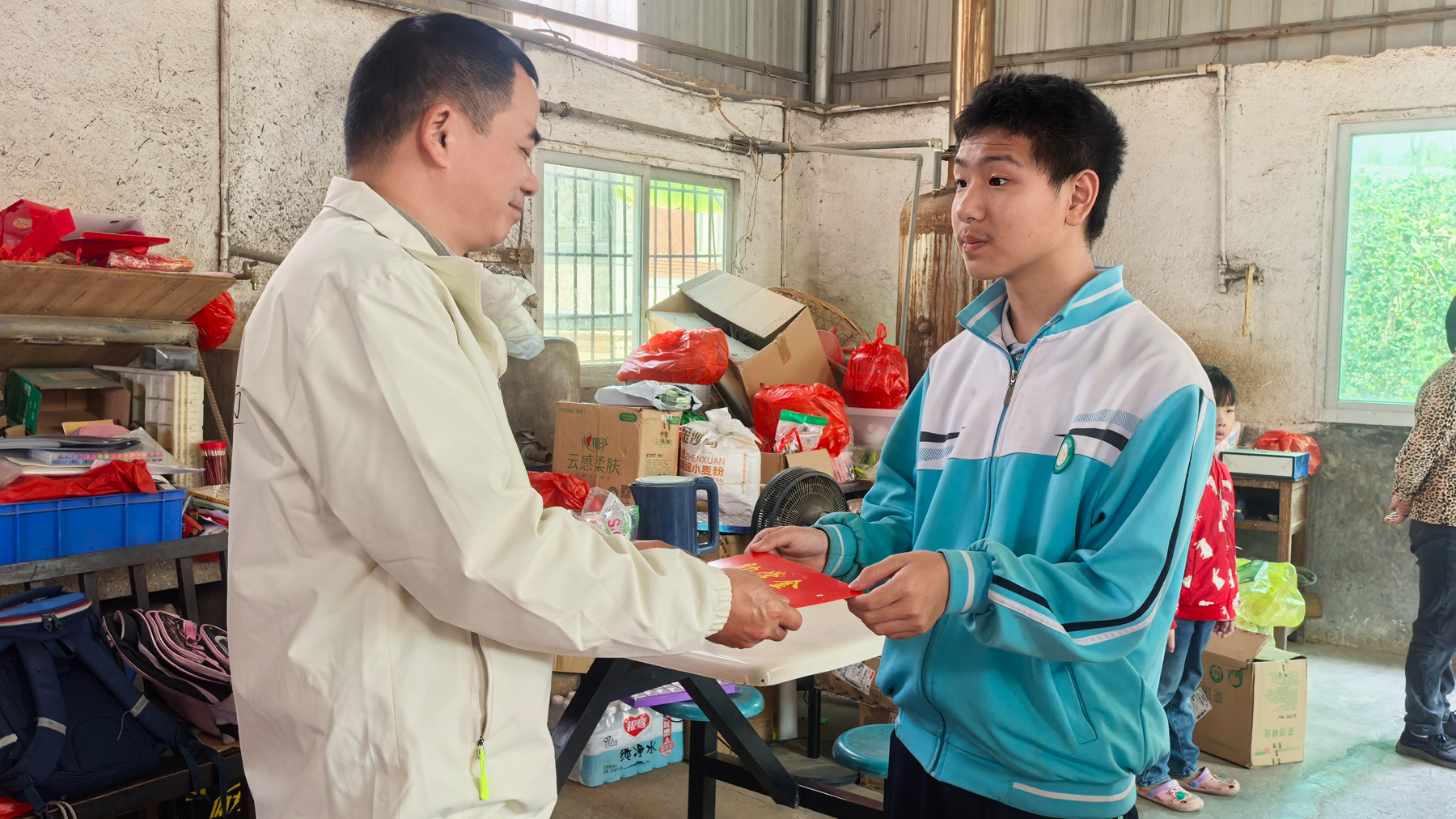Illuminating Futures: Talkpod’s Mid-Year Review of Educational Philanthropy and Community Support in Nan'an
