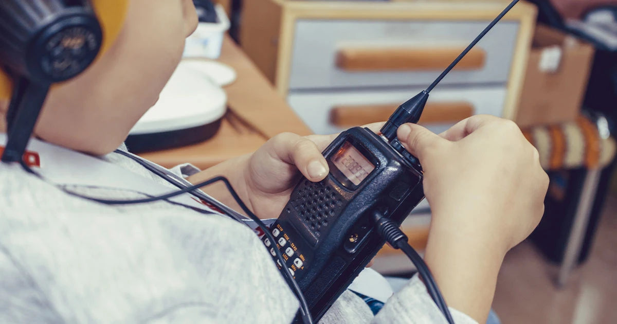 Funfacts about walkie-talkie: Walkie-Talkies Don’t Need the Internet